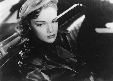 有了前法国第一夫人的百元“黑科技”眼霜，我把3000块眼霜扔了！