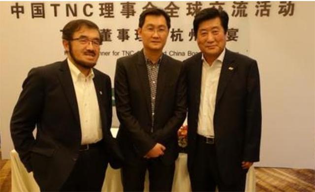 鹰压双马：这位手压2位中国首富的胡子男人，地位有何特殊之处