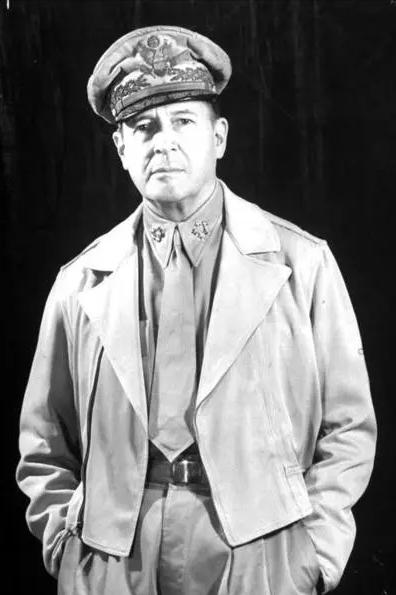 10位开国元帅,为何只有三位被毛主席称为老总,他们做了什么?