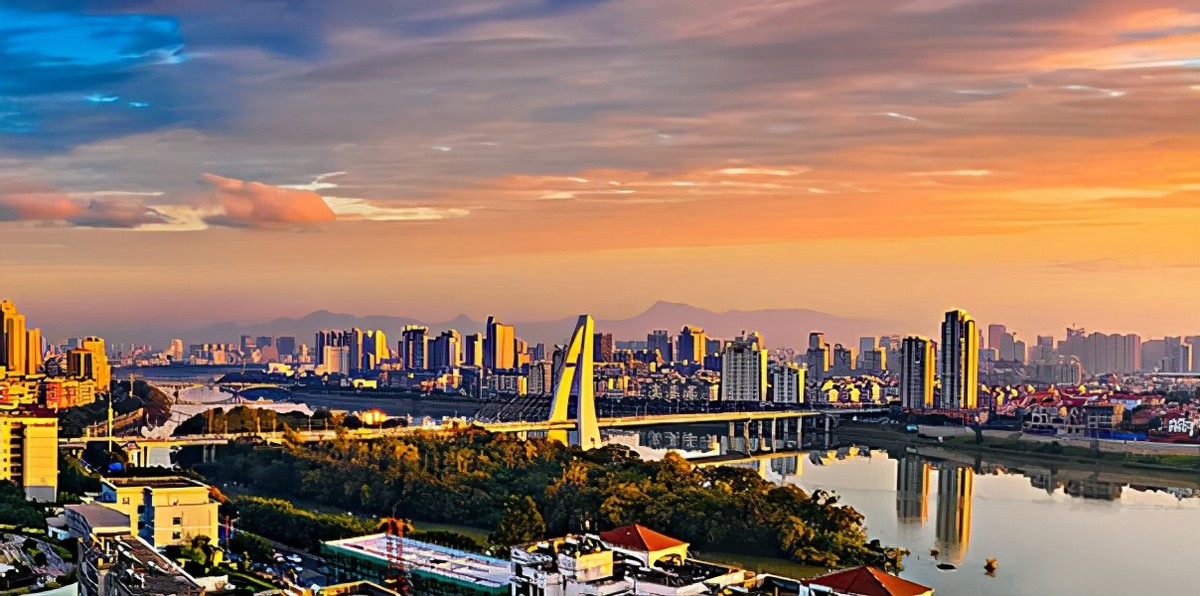 喜讯,江西将迎来一所“新本科大学”,学校名称“引发争议”