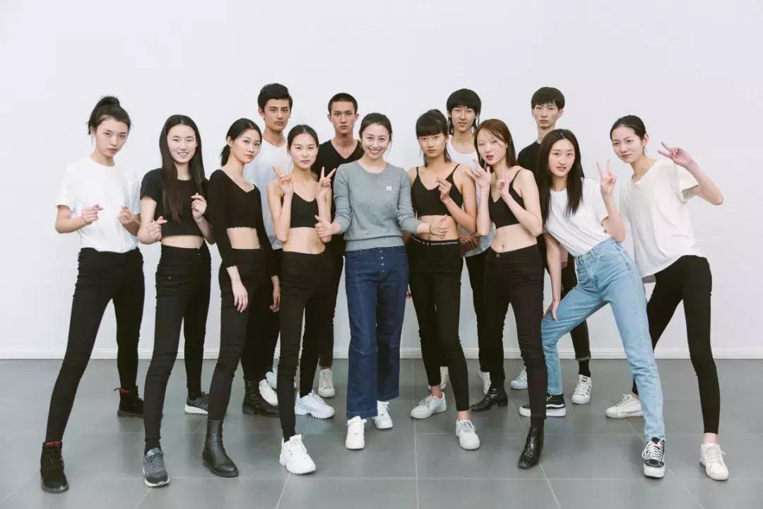 为什么选择服装表演这个专业,服装表演专业的就业前景