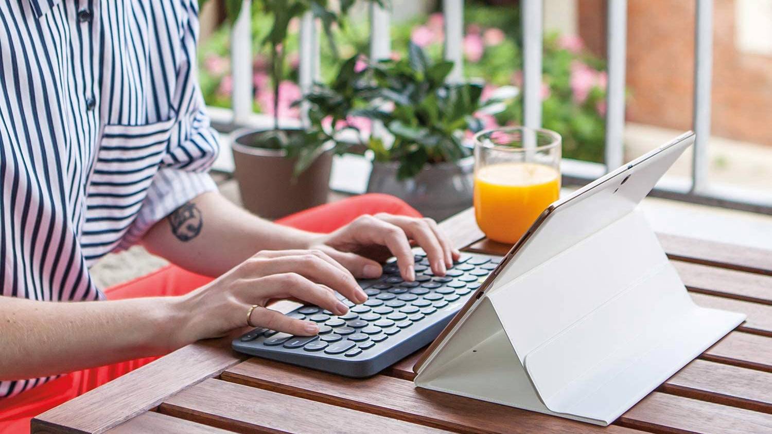 无线键盘选罗技还是雷蛇,无线键盘怎么选购