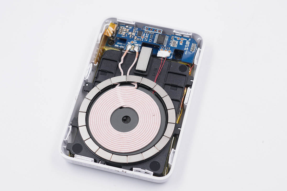 贝尔金磁吸充电宝二代拆解,贝尔金2018无线充电宝测评