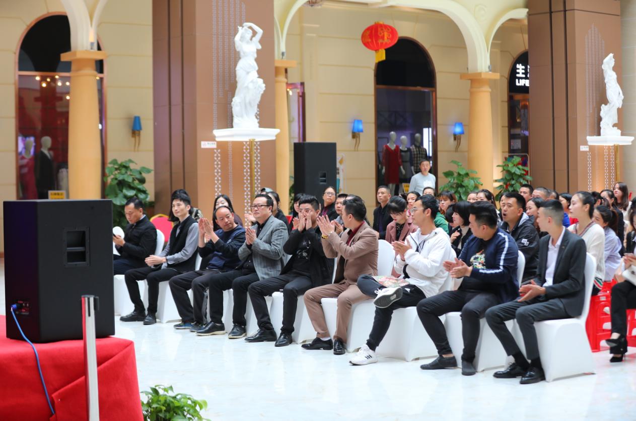 小蜜淘赋能实体，与百城康祺签订战略合作，线下线上创新融合