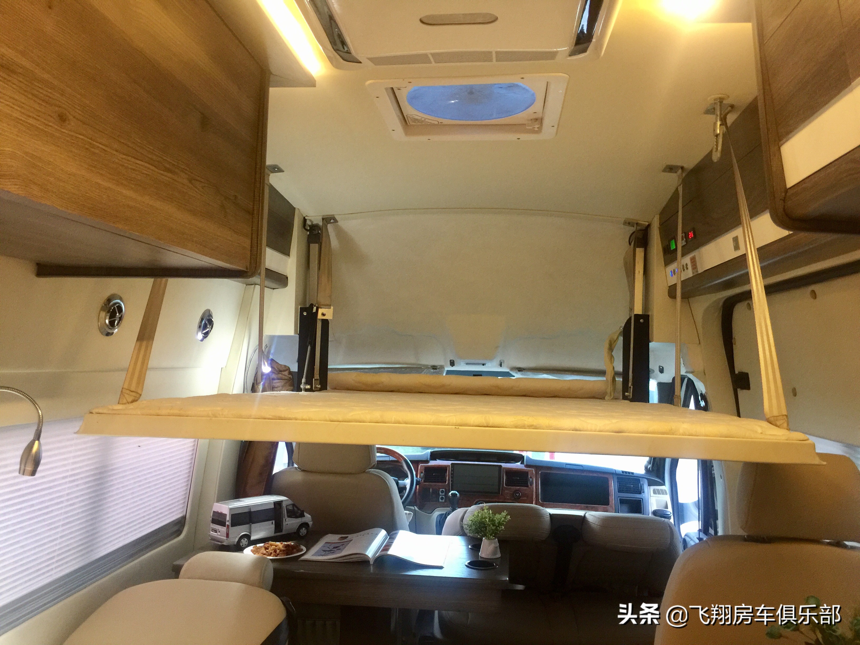 福特进口3.5tt双涡轮增压四驱房车,低调新福特全顺