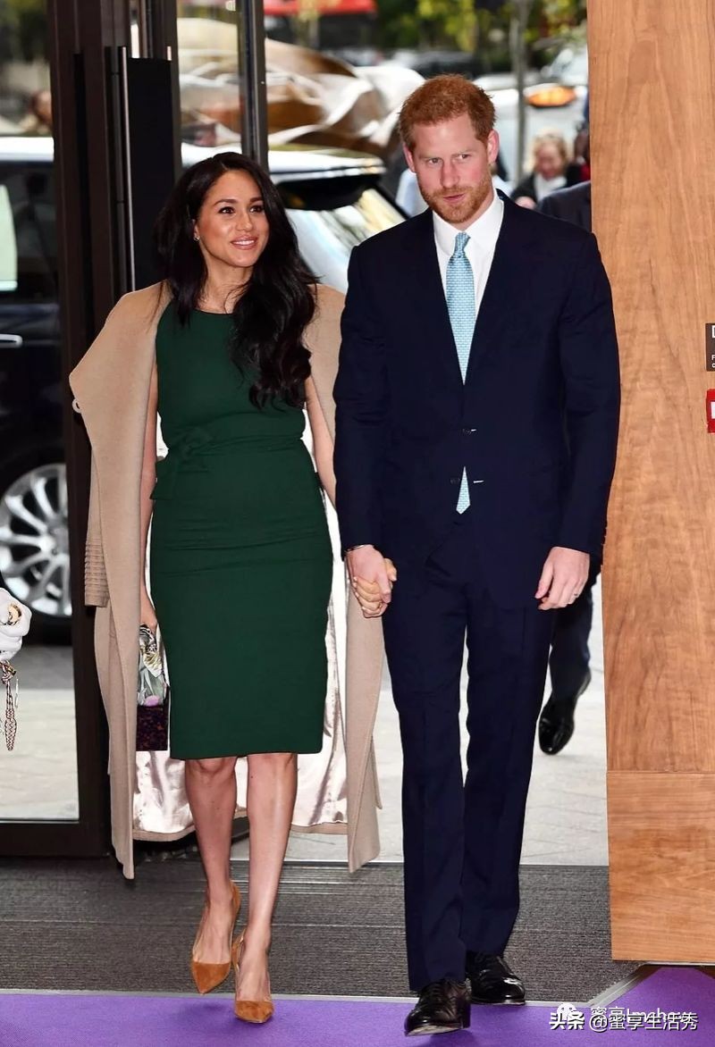 凯特王妃和梅根王妃哪个更大,凯特王妃梅根穿衣搭配