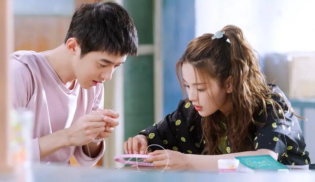 极限17郭子凡浴缸轻生完整版,极限17花絮杨超越郭子凡