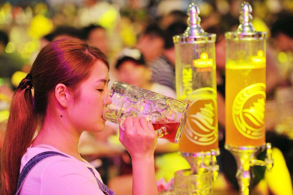 燕京u8啤酒和青岛啤酒哪个好,品牌好喝的啤酒推荐排行榜