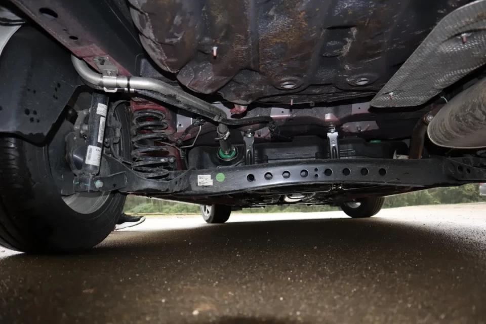 试驾名爵mg5手动挡红色,试驾名爵mg1.5