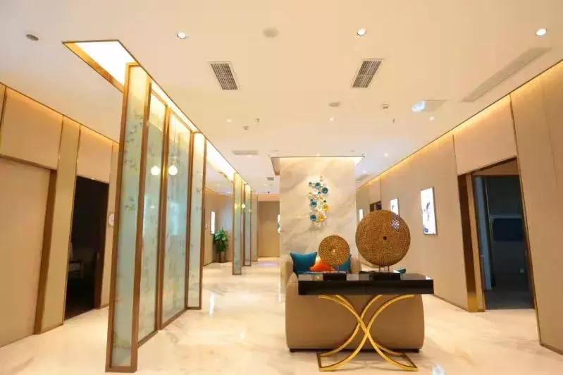 瑞信投资管理团队到访四川圣丽整形美容医院，了解医院发展情况