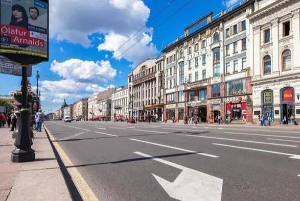 捐赠完扭头就跑，钢铁直男铁憨憨俄罗斯：请原谅我不会写诗