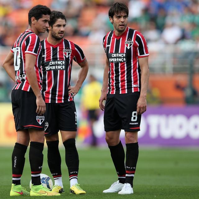 五大联赛唯一不败球队ac米兰,ac米兰是怎样的一支球队