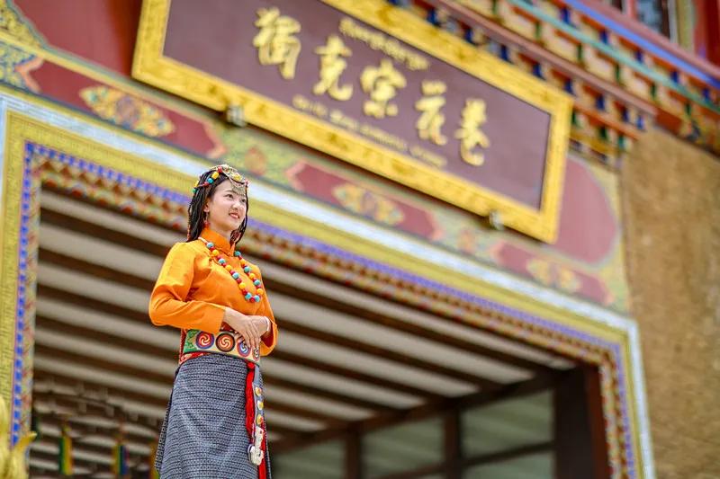 带你Get《司藤》同款神仙美景，春天的香格里拉这样玩