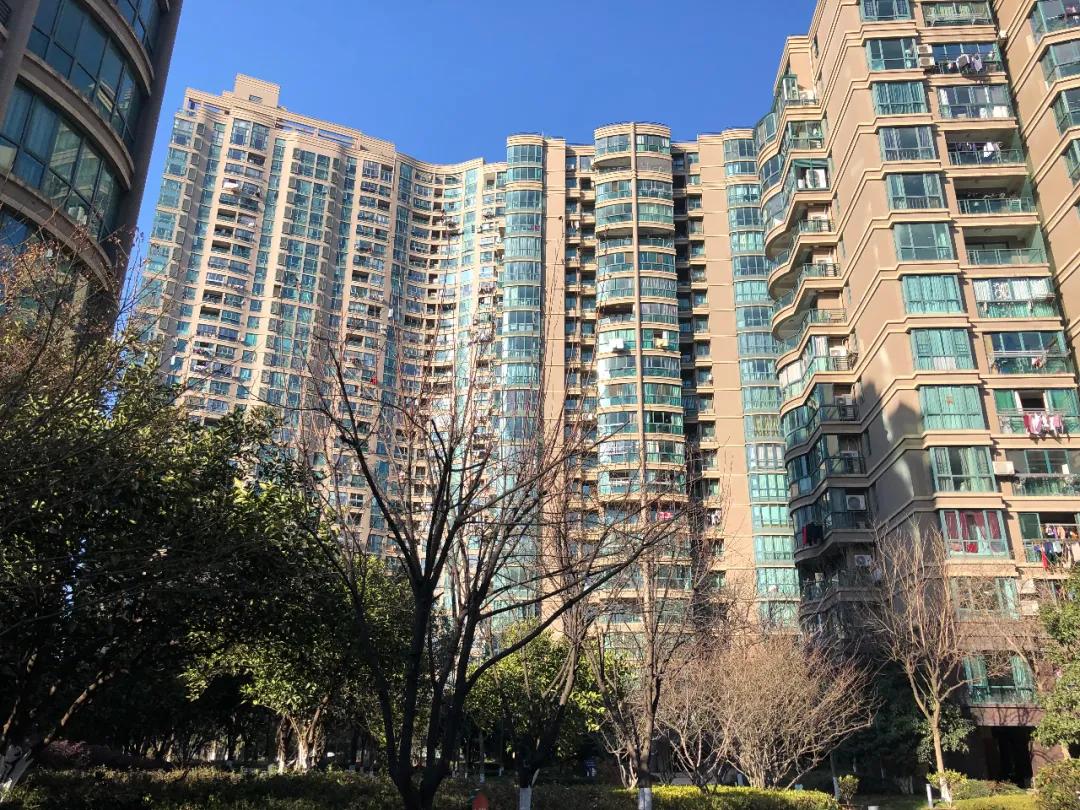 落寞！曾风靡杭州的“国际滨”一线江景房，如今许多只能卖4万+