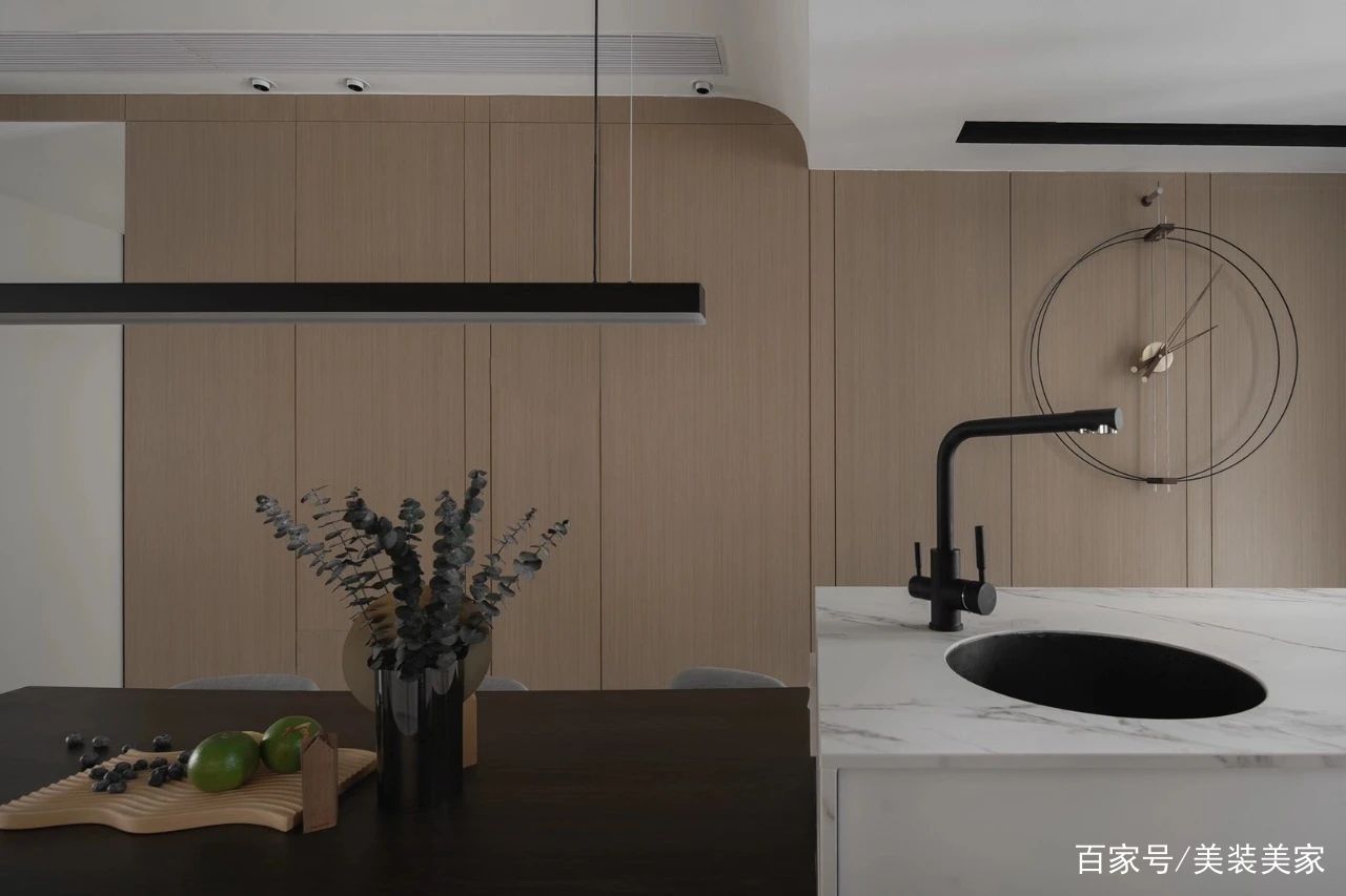 德国爱格地板和卢森的地板哪个好,爱格w980和卢森k110