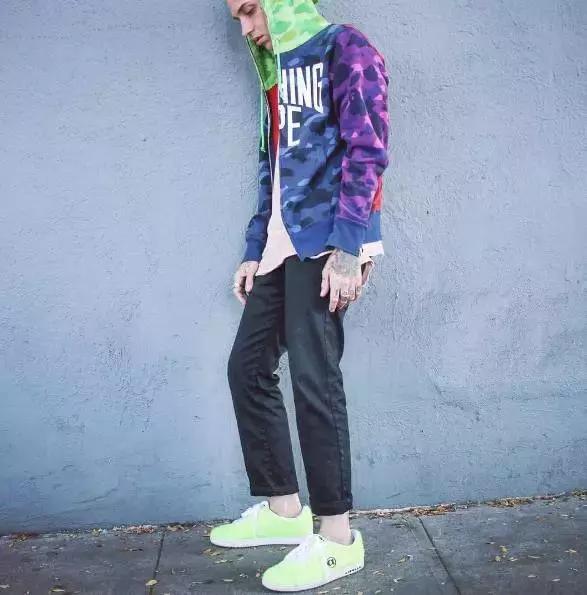 滑板鞋有没有轮子,滑板鞋vans配什么裤子