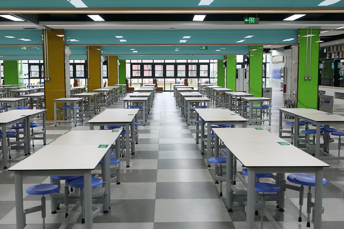 济南济钢高级中学兴隆校区食堂,济南济钢高级中学的食堂