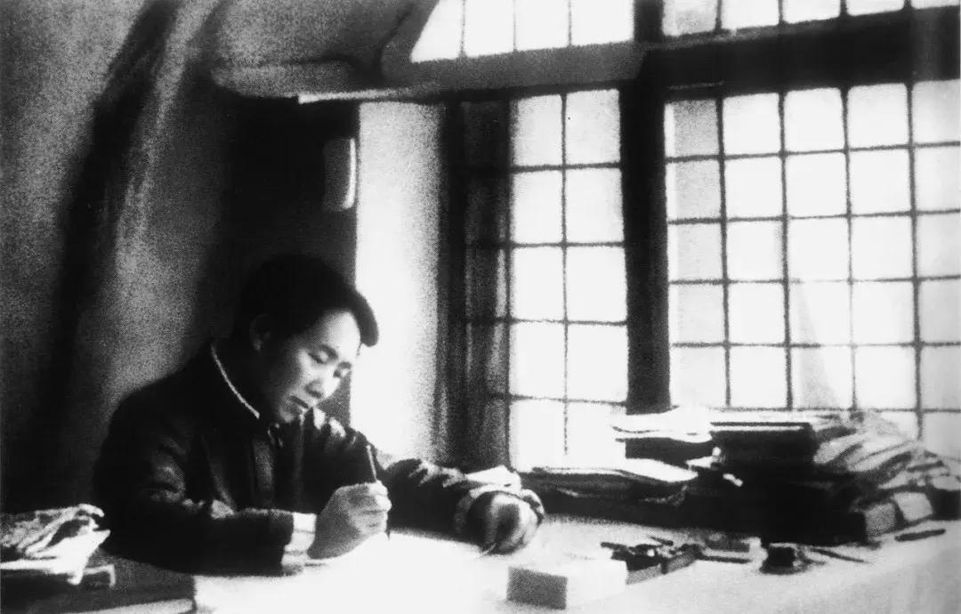 这几部由毛*东泽**亲自主持编辑的历史文献，为何被称为神秘的“*党**书”？