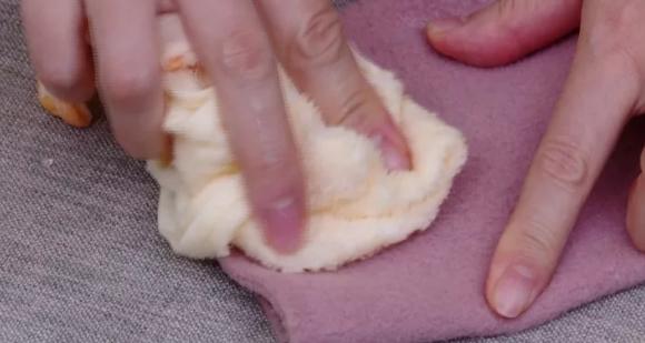 羊绒大衣油渍时间长了怎么洗,怎么去除羊毛大衣上的油渍