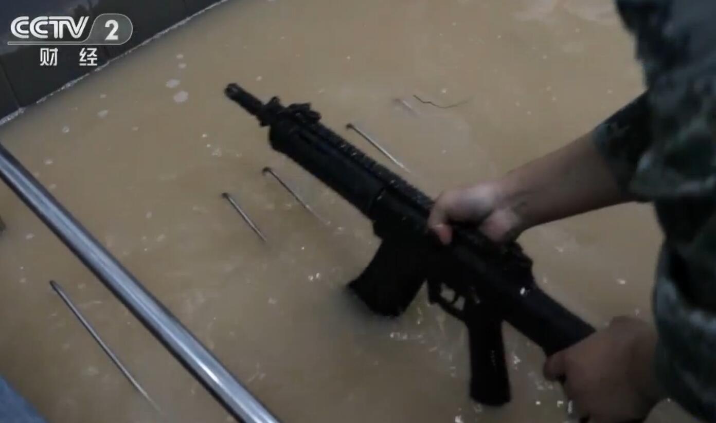 国产步枪实战射击,中国最新式步枪极限射击