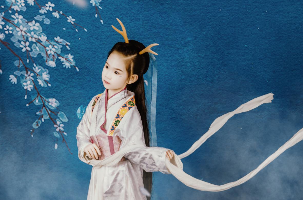 花瓣飘落视频制作,ppt怎么制作飘落的花瓣