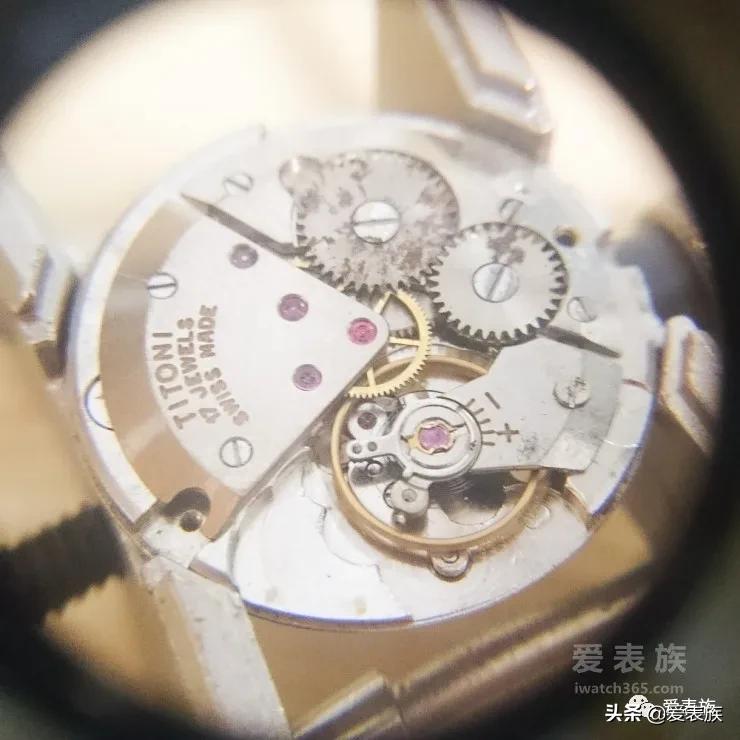 「大保健」男人的机械情怀——保养一支钉摆蓝游丝的手卷梅花