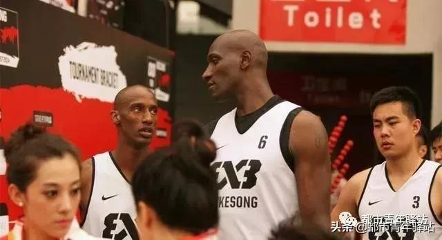 2000公里外的野球场，藏着他与篮球最深的热爱｜那些不一样的故事