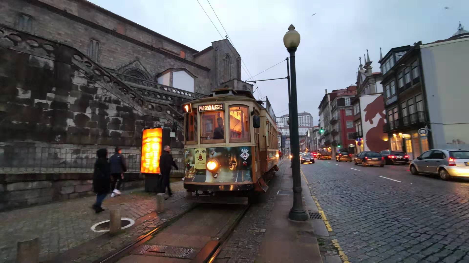 波尔图葡萄牙名城,雨夜漫步