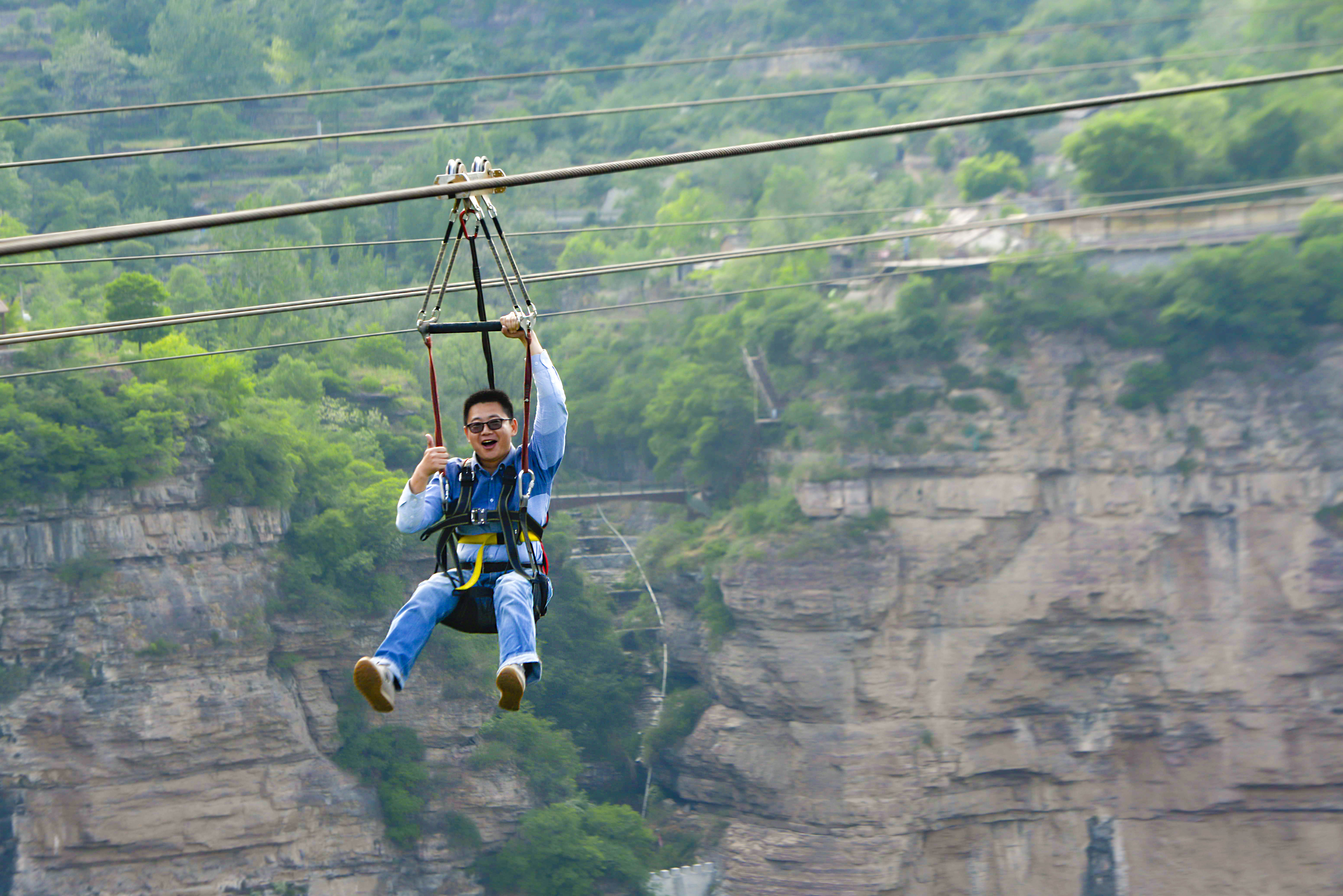 来到这里，我承认我腿有些软，但我还是痴迷于它的美