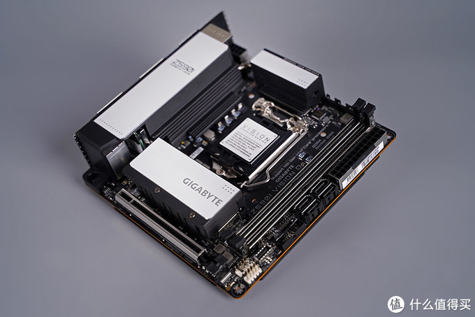 乔家一物:大号ITX装机分享,黑白美学的体现