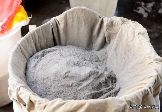 养蜂用草帘什么好处,养蜂人必备工具和技巧有哪些