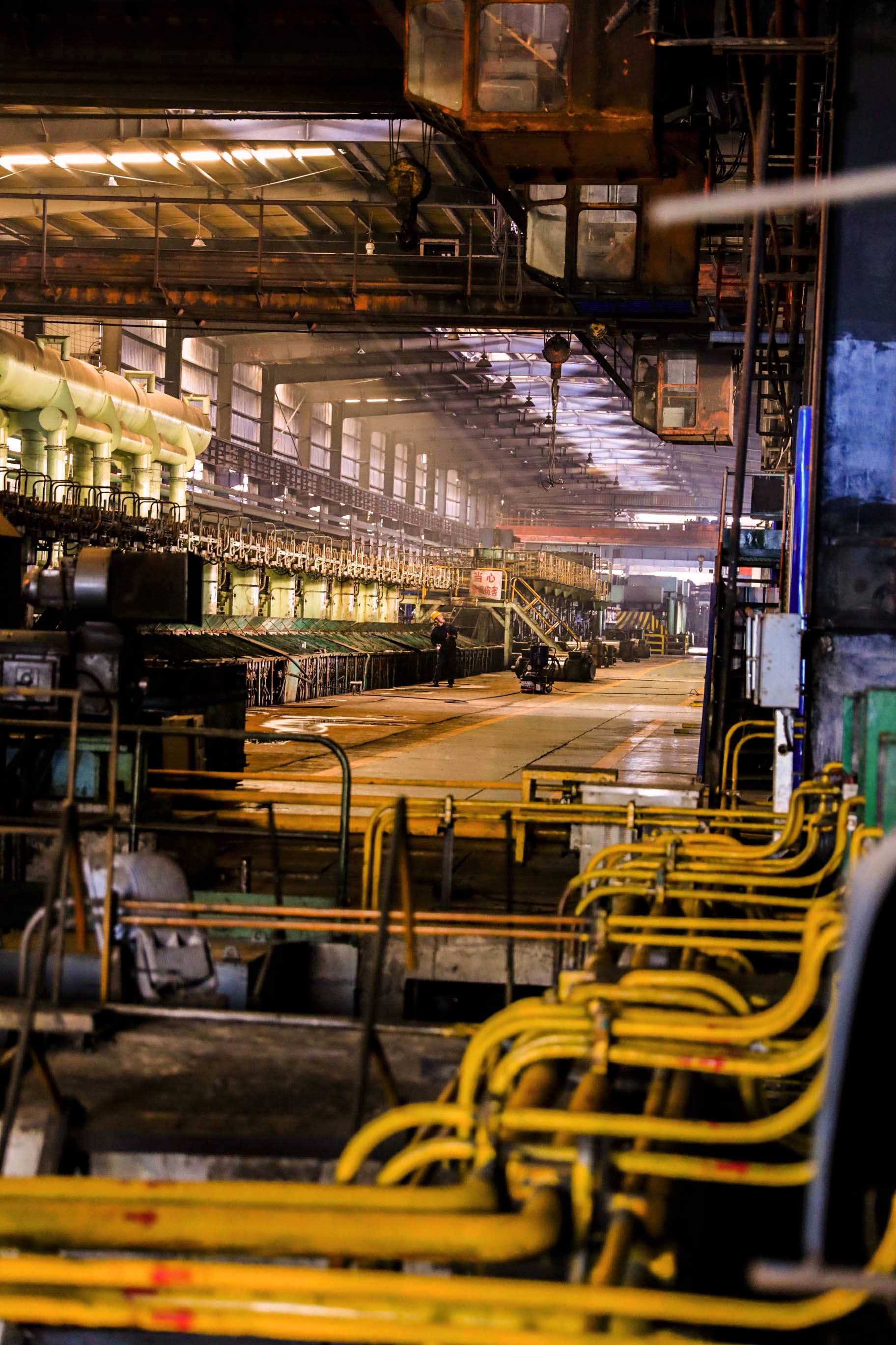 钢铁是怎样炼成的炼钢车间,钢铁是怎样炼成的钢铁厂