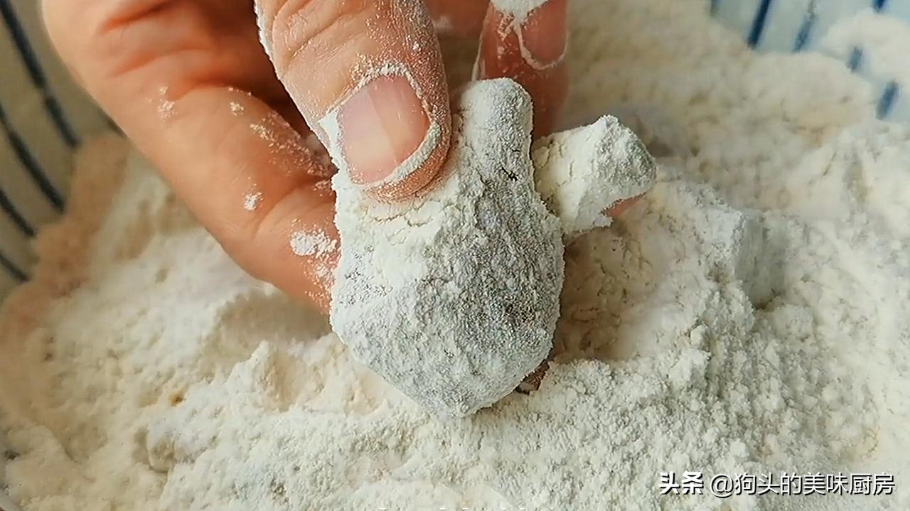 炸鸡块不裹面粉最简单的做法,过年炸鸡块用淀粉还是面粉好吃