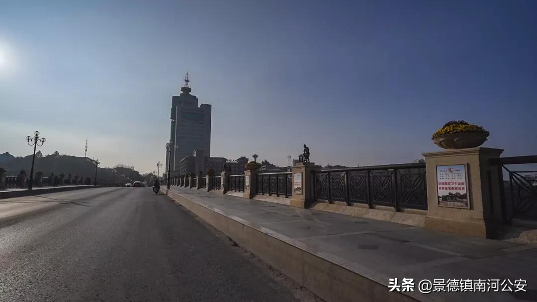 疫情之下纪实摄影,疫情镜头下的生活瞬间