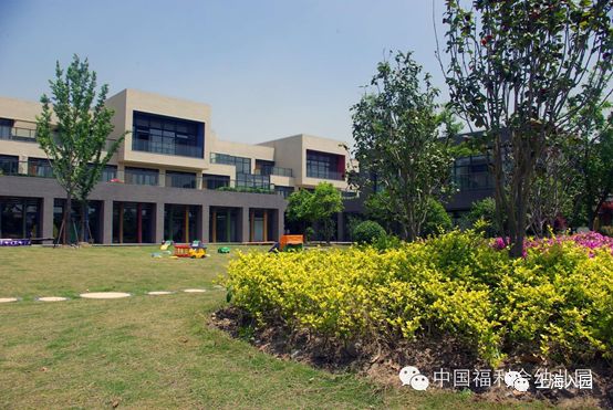 上海青草地幼儿园收费标准,上海幼儿园收费标准明细表