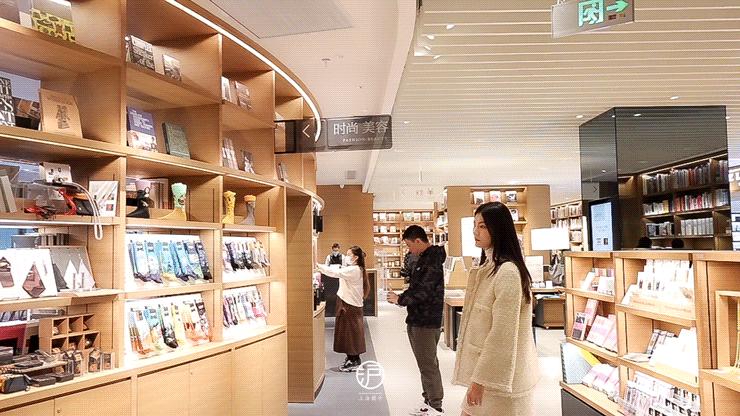 christiandiorcouture前滩太古里店,dior圣诞树前滩太古里