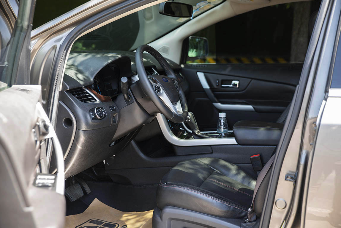 试驾福特新款福克斯视频,试驾老款福特福克斯两厢