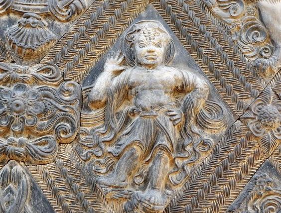 中国唯一的琉璃宝塔飞虹塔,中国现存最古老的琉璃塔