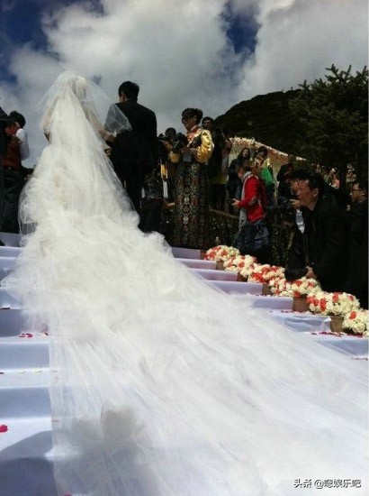 谢娜婚纱礼服,谢娜蓝色婚纱