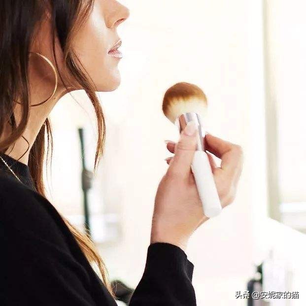 卡粉脱妆,卡粉又脱妆怎么办