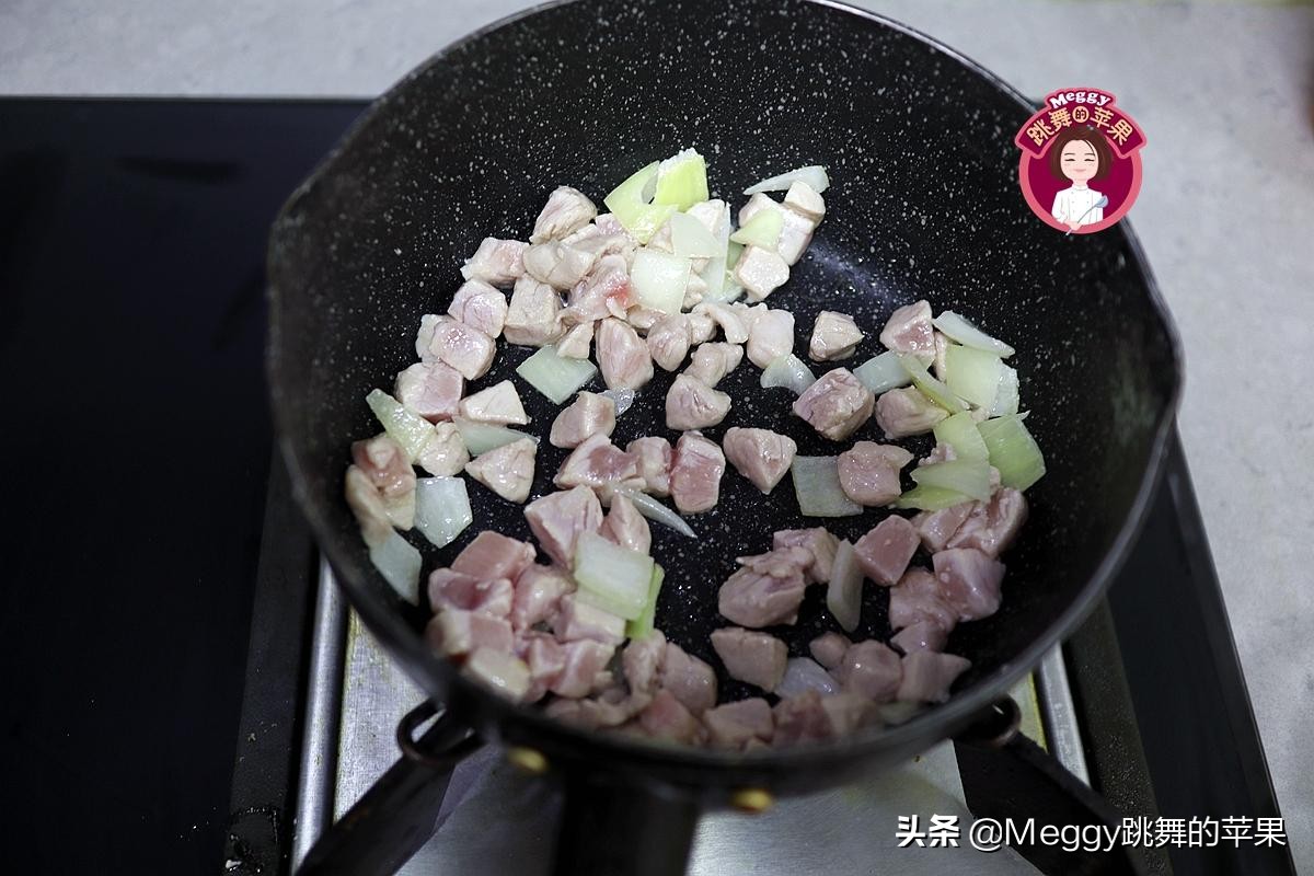 剩米饭秒变新鲜饭做法,生米做懒人焖饭