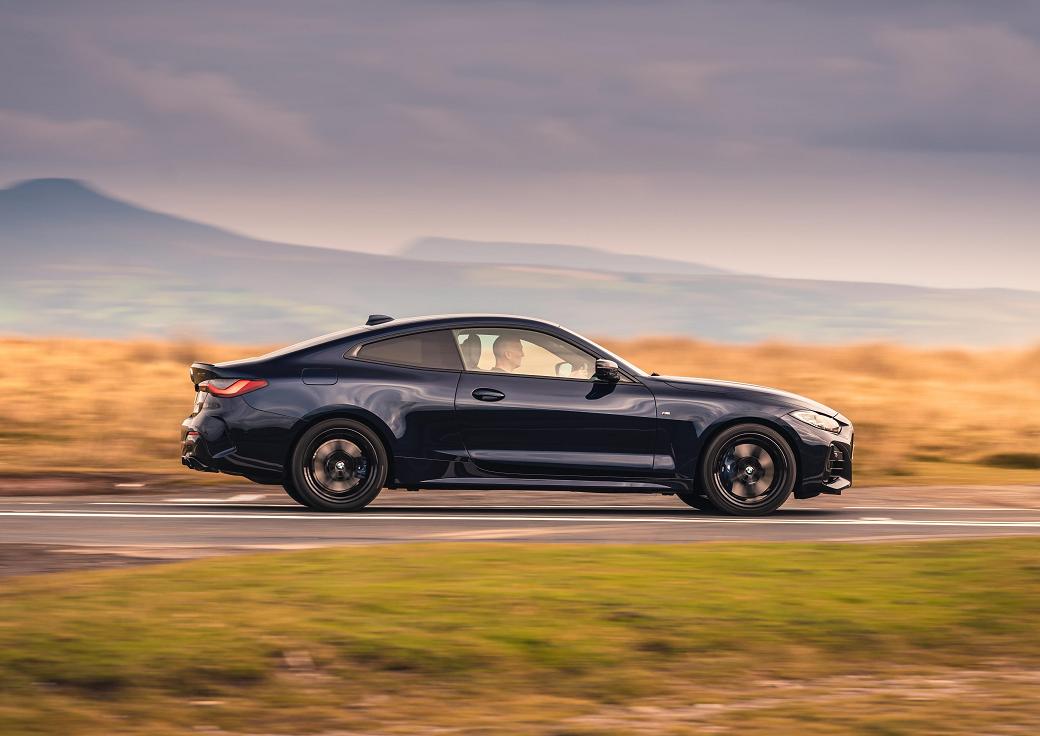 福特野马跟宝马4系外观对比,福特野马和宝马2系哪个好撩妹