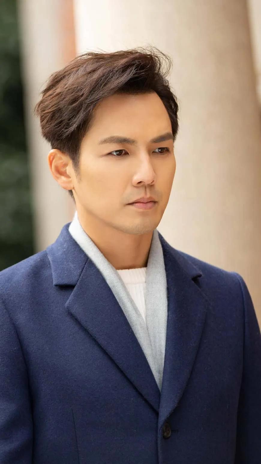 行走的荷尔蒙,这6位越老越有味,大胡茬克制又霸道,气质太绝了