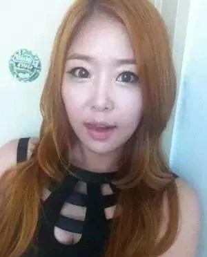 天后因队友吸du人气暴跌，公开承认整形却成蛇精下巴，瘦到脱相