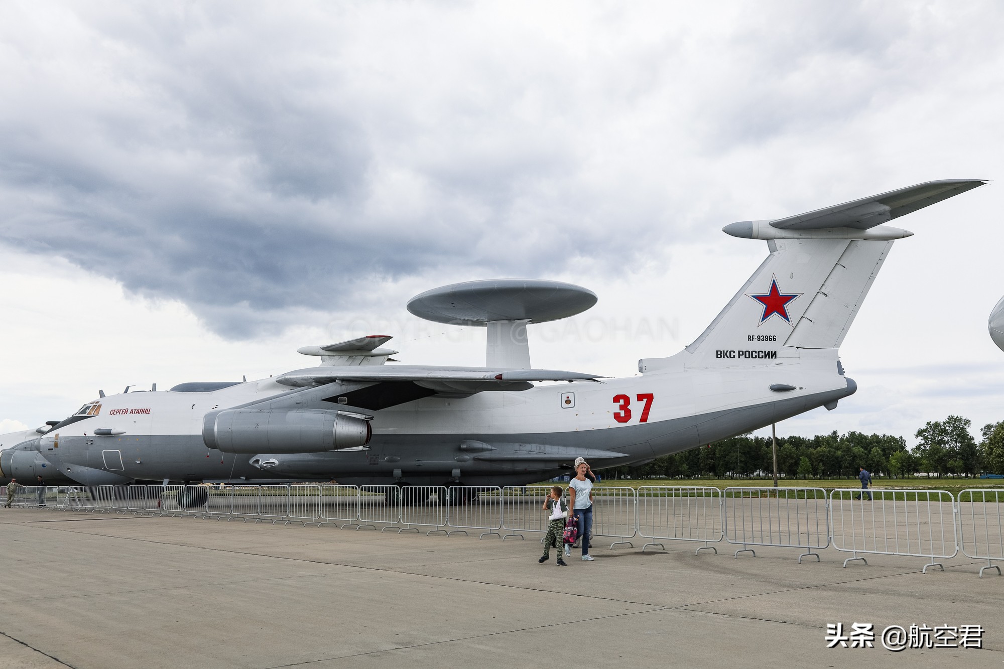 不止“大盘鸡”,还有“独木舟、平衡木”等,预警机各种奇特外形