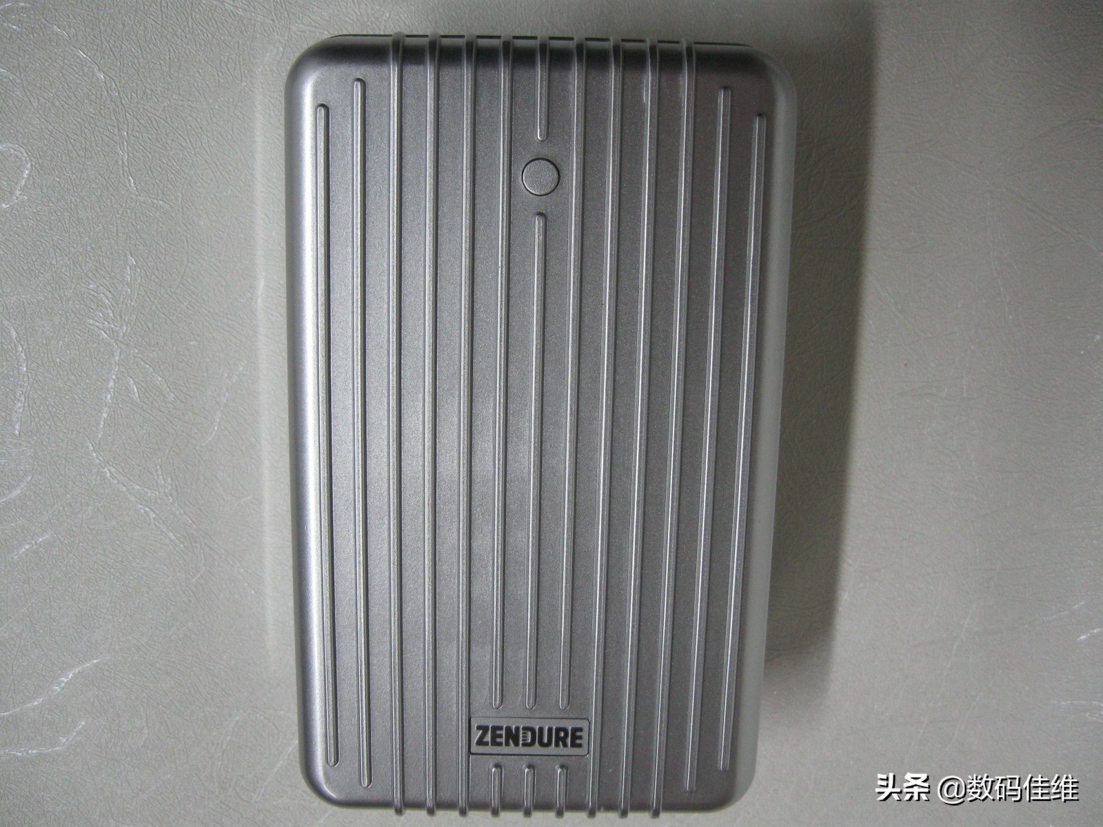 SuperTank100W笔记本移动电源套装评测+拆解