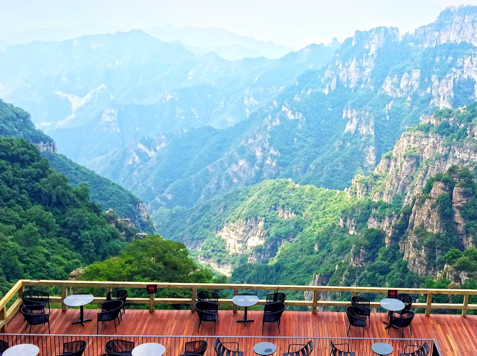 长白山山顶网红咖啡厅,妙峰山玫瑰谷巧遇网红咖啡