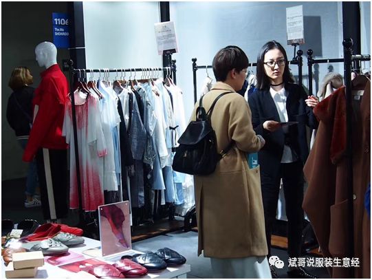 服装导购怎么引导顾客,作为服装导购怎样了解顾客心理