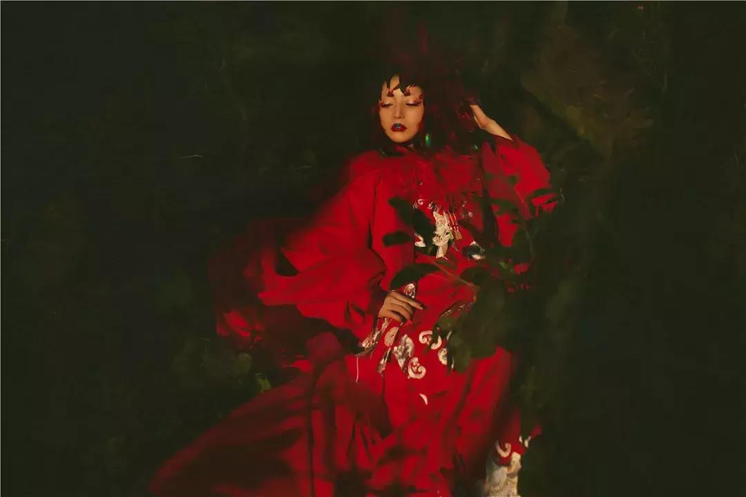 90后女孩拍稀有动物,90后女孩拍视频200万