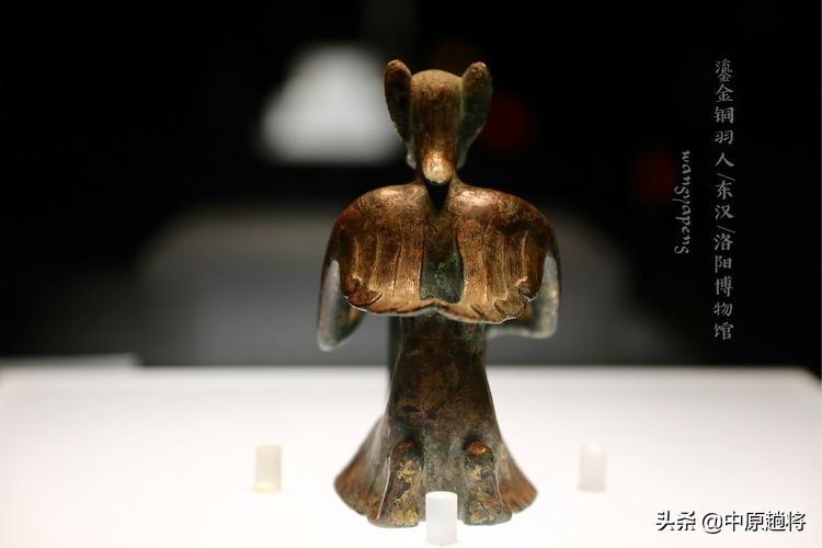 洛阳博物馆专门为二十多件珍宝成立了一个展馆
